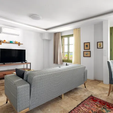 Rustic House With View Balcony In Ayvalı